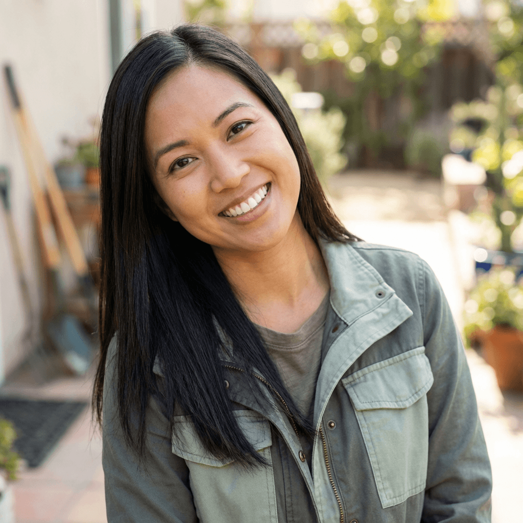 Sofia L., a happy homeowner who used the unpacking service
